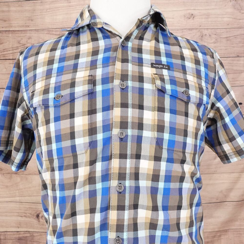 Wrangler Shirt Mens Medium VENTED Plaid Short Sleeve Button Up Outdoor